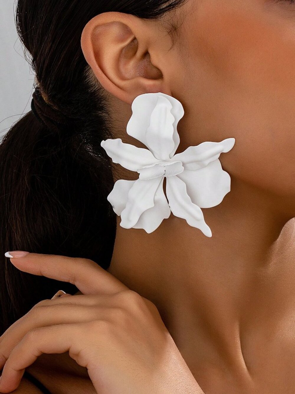 White Boho Women's Tropical Floral Metal Pendant Earrings Party
